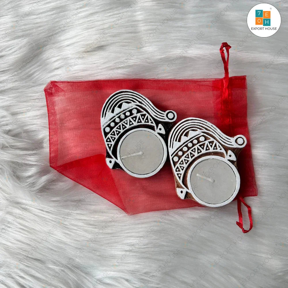 Christmas Themed Wooden Wooden Candle, Size:6.35cm (2.5")