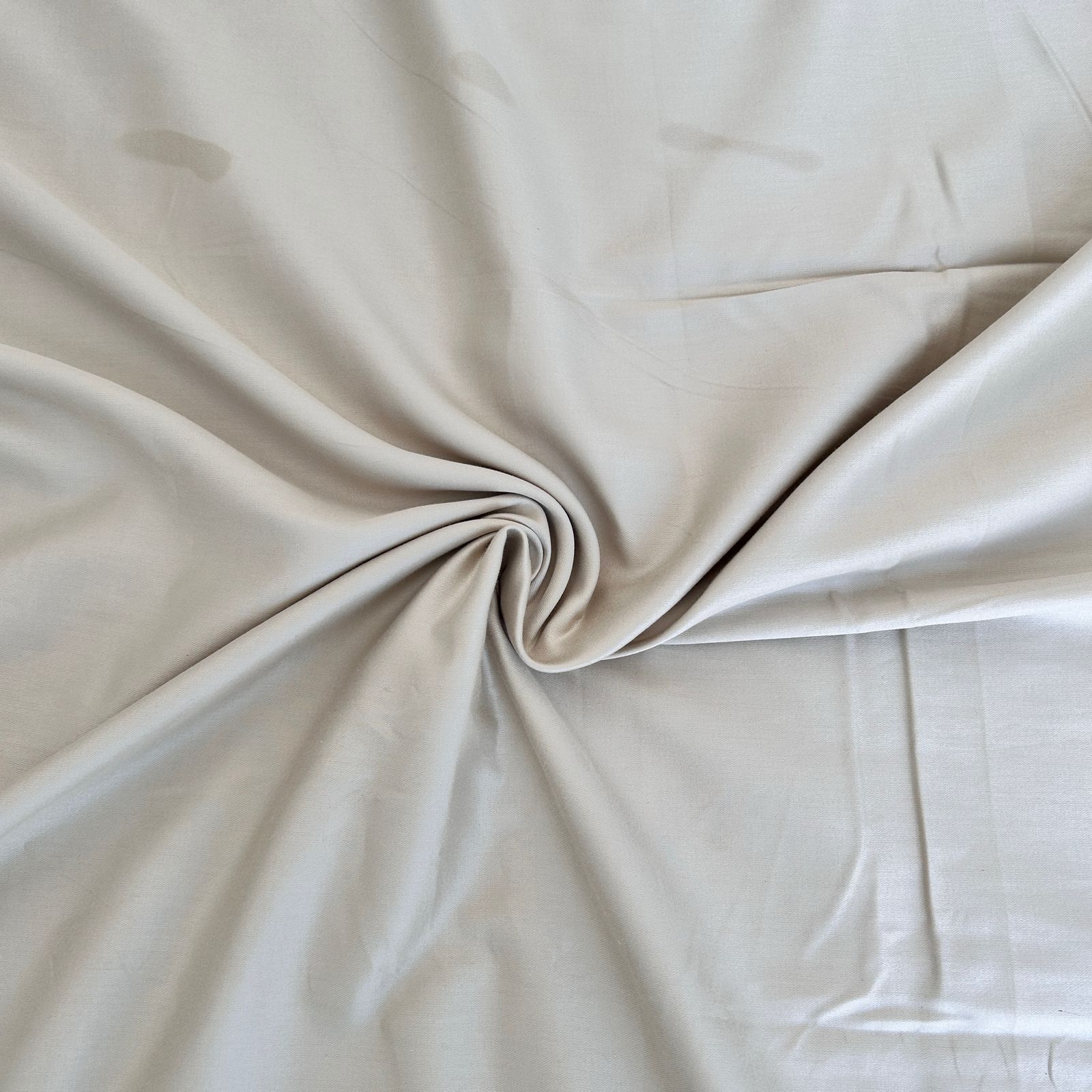 Cotton Plain Plain Bedsheet, Size:274cm x 274cm (108" x 108")