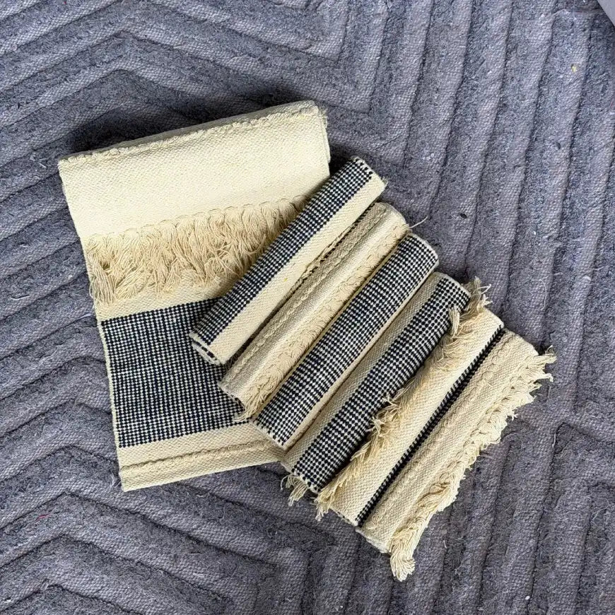 Table Runners with Mats