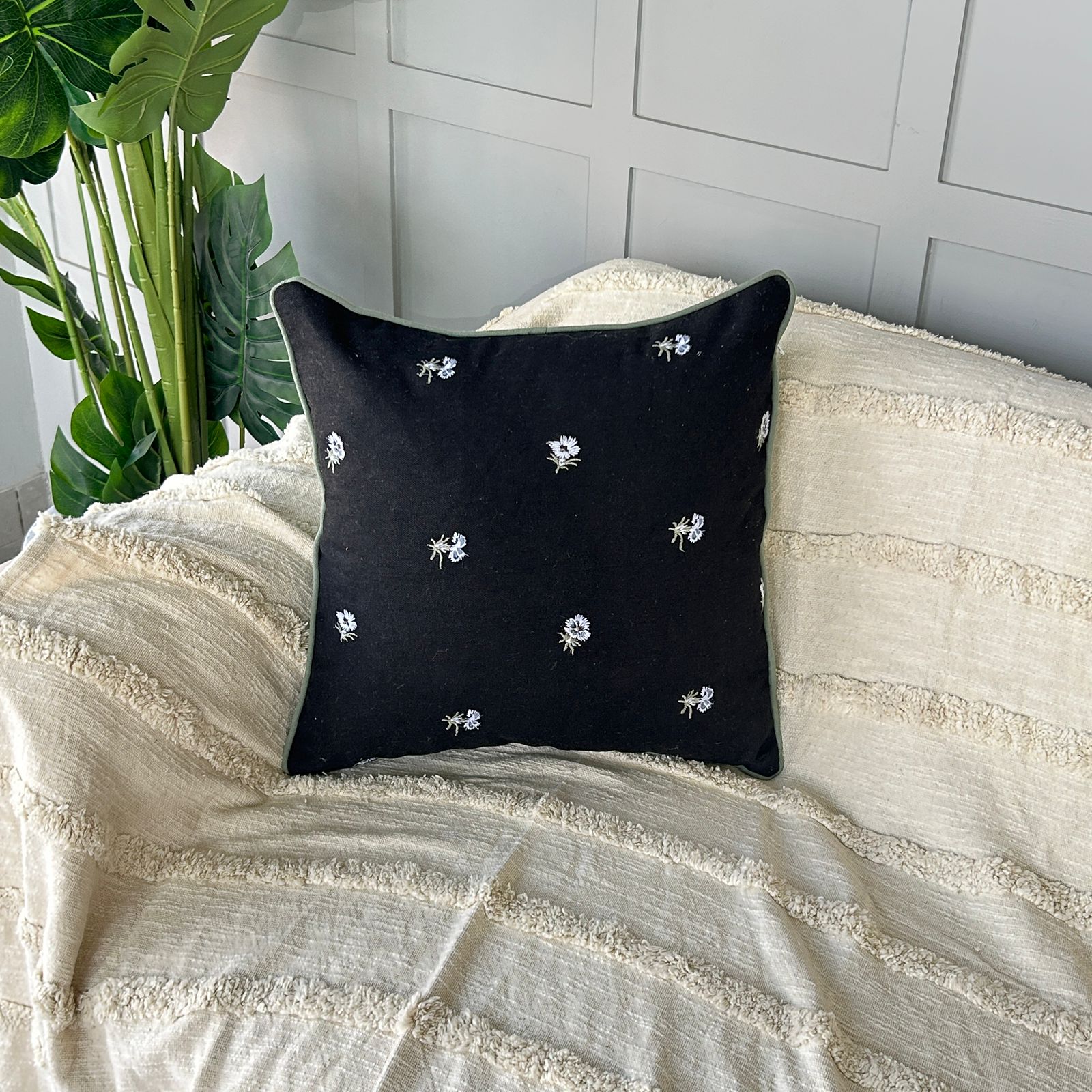 Embroidery Cushion Covers (18���x 18")