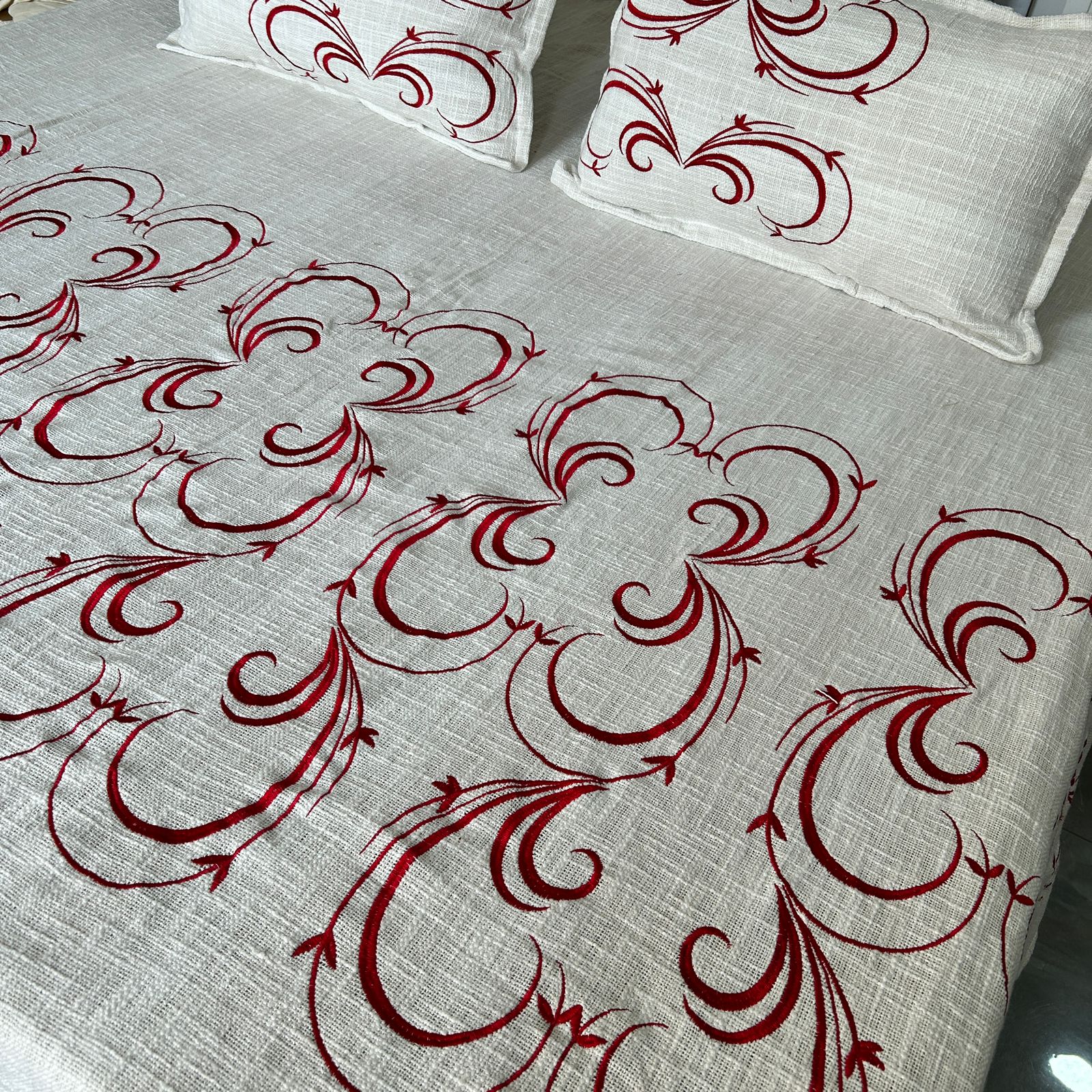 Slub Cotton Embroidered Embroidered Bed Cover, Size:254cm x 274cm (100" x 108")