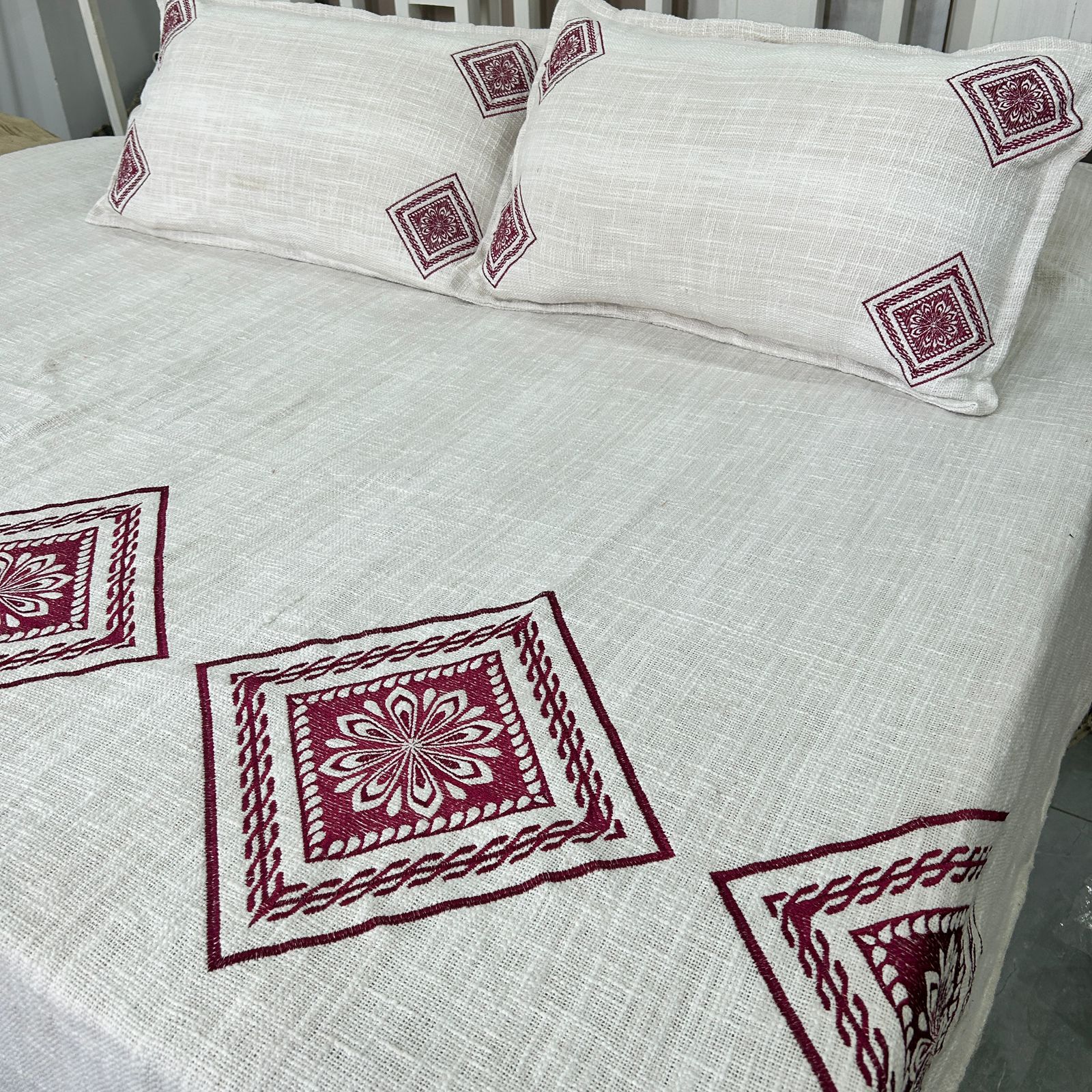 Slub Cotton Embroidered Embroidered Bed Cover, Size:254cm x 274cm (100" x 108")